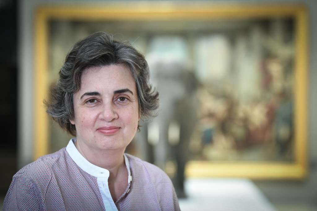 Laurence des Cars, de 54 años, presentó un proyecto para hacer del Louvre un museo "totalmente contemporáneo", enfocado en la "juventud" y que pretende ser una "cámara de resonancia de la sociedad", según explicó a "France Inter".