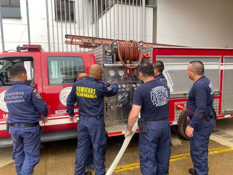 Bomberos de Bucaramanga se declararon en paro indefinido