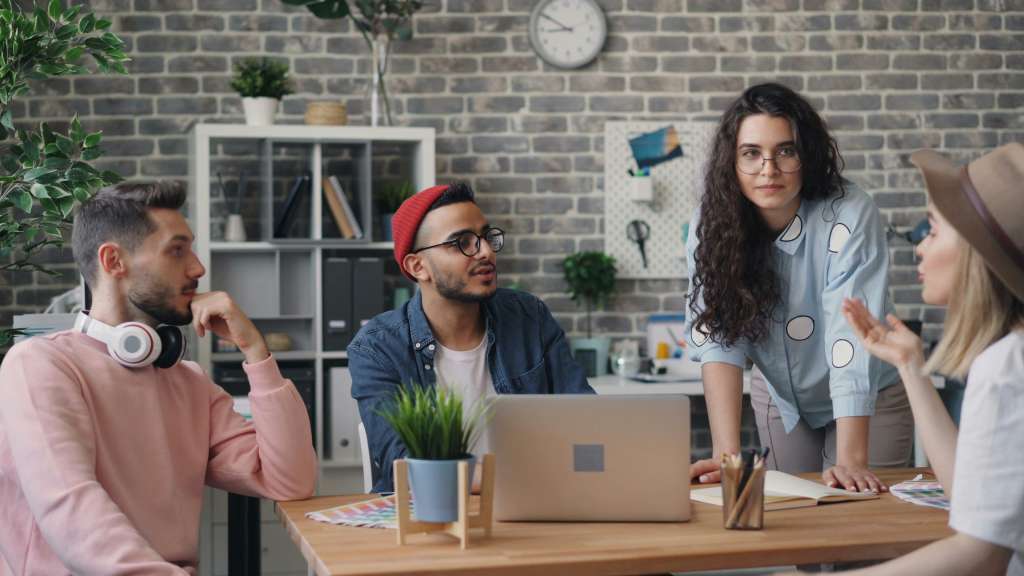 "El emprendimiento le devuelve al joven el protagonismo de su propia vida", dice la experta.