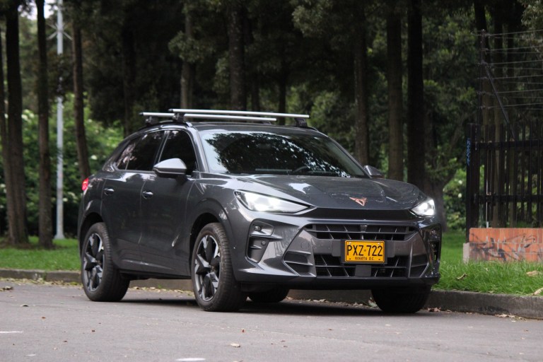 El nuevo Cupra Terramar (híbrido ligero) ya está disponible en Colombia: Reseña