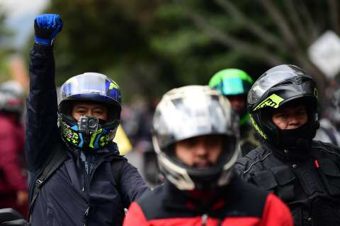 ¿Es legal modificar el casco de la moto en Colombia? Alteraciones prohibidas