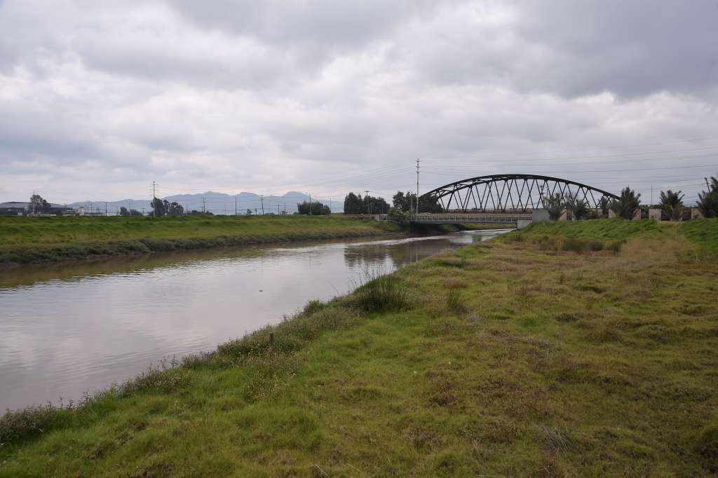 Recorrido de navegación del río Bogotá por parte de la CAR