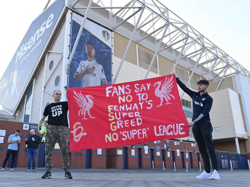 Hinchas del Liverpool inglés se manifestaron en contra de la Superliga.