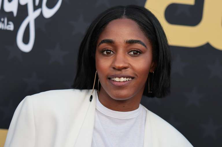 Santa Monica (United States), 14/01/2024.- US actor Ayo Edebiri attends the 29th Critics Choice Awards at The Barker Hangar in Santa Monica, California, USA, 14 January 2024. EFE/EPA/ALLISON DINNER