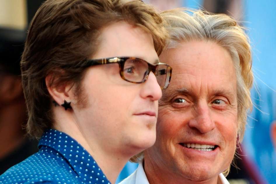 Cameron Douglas y su padre Michael en 2009.