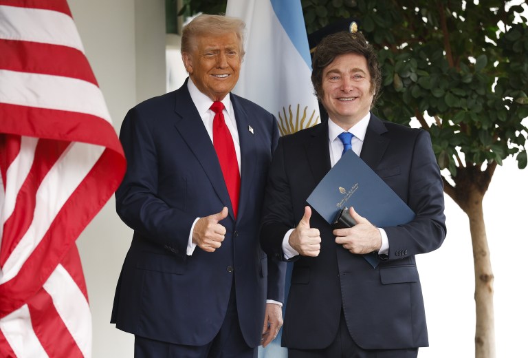 Argentina y EE. UU. firman un amplio acuerdo comercial que profundiza su alianza