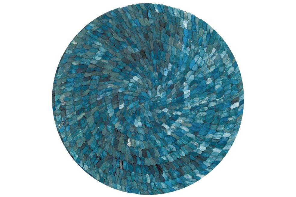 “Pluma azul grabada”. Seda, papel y grabado, sobre seda y lino.