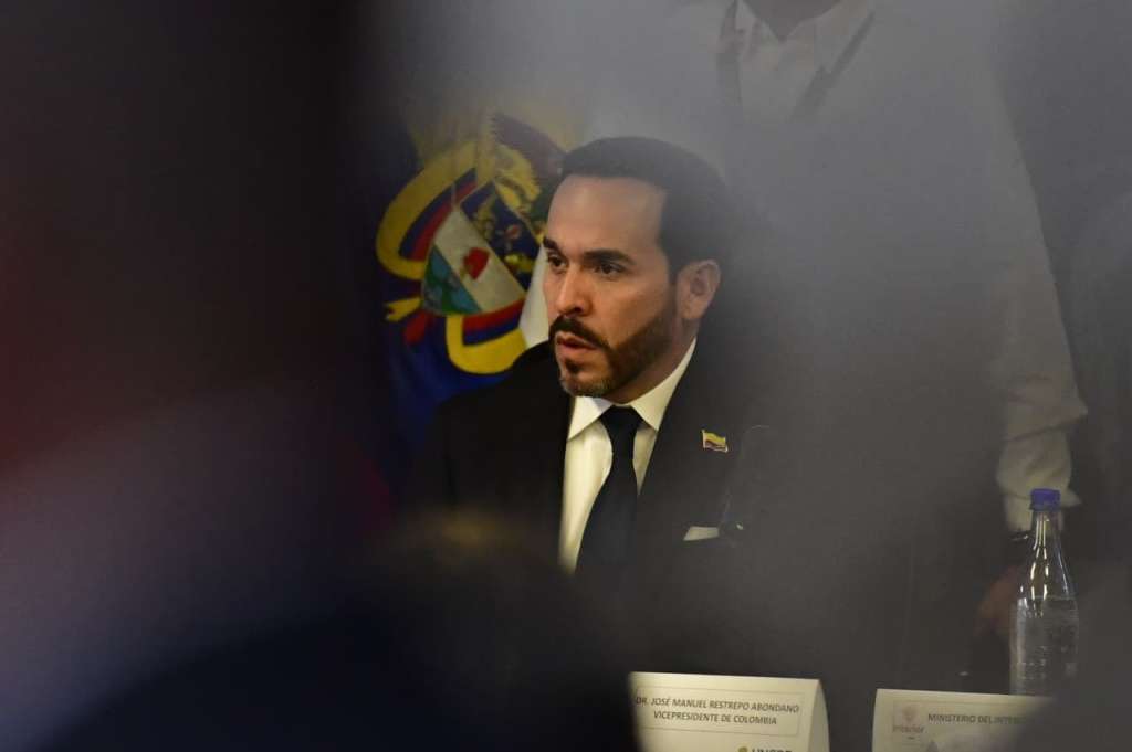 Abelardo de la Espriella en comité.