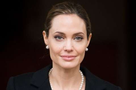 Angelina Jolie se extirpó los senos para evitar cáncer de mama