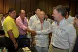 Alcaldes y gobernadores reclaman promesas de Santos sin cumplir