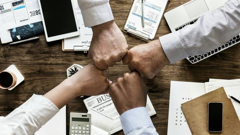 Un estudio concluyó que los buenos líderes son más propensos a ofrecer ayuda