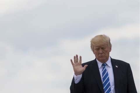 El biógrafo de Trump predijo su renuncia, ¿puede tener razón?