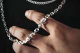 Trucos para limpiar las cadenas de plata y que queden como nuevas