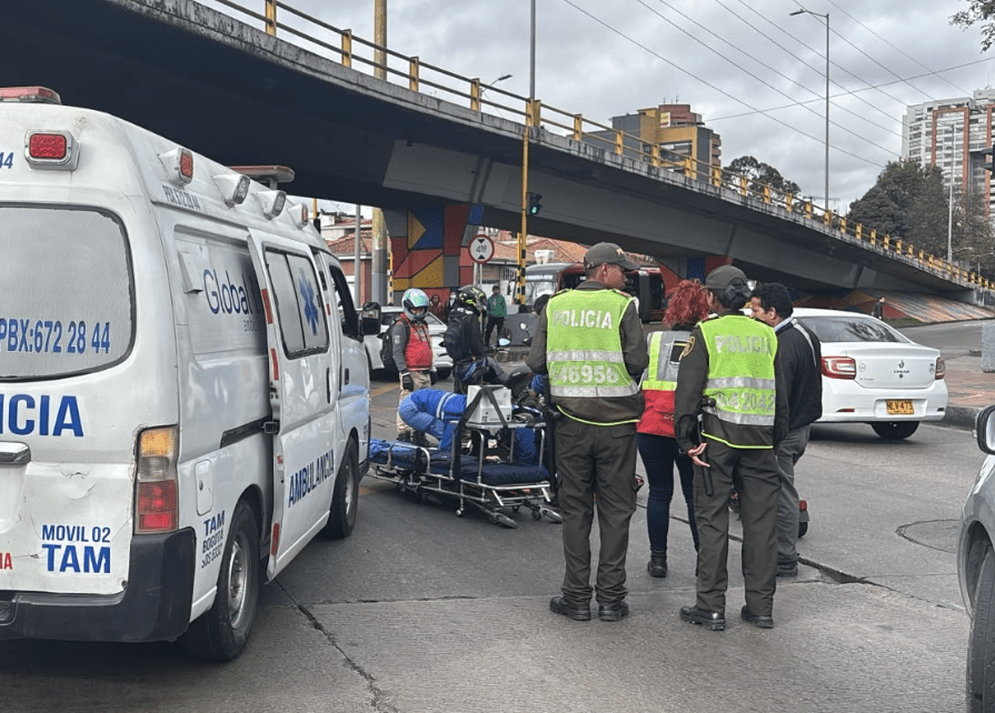 Accidente en la AV. NQS con calle 33 entre patineta eléctrica y bus del SITP