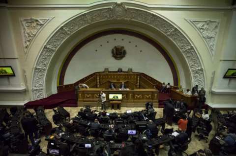 Parlamento venezolano declara fraudulento resultado de elecciones regionales