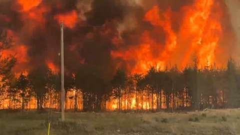 Incendios forestales en Canadá dejan más de 20.000 personas evacuadas