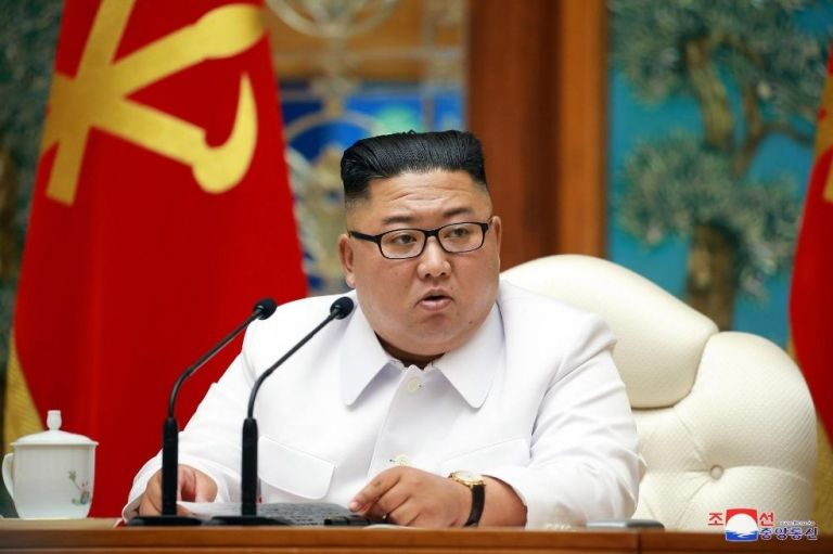 Kim Jong-un dice que Corea del Norte prevé dotarse con un submarino nuclear