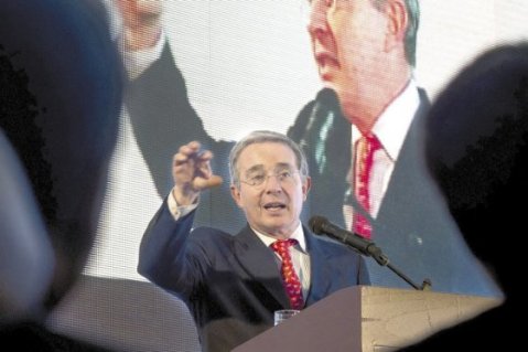 Uribe insiste que Jean Pierre Gontard es "amigo de los terroristas de la Farc"