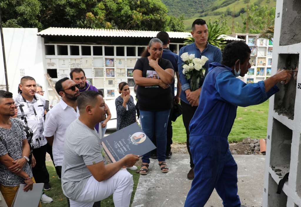 Se trata de Diana María Úsuga, quien fue asesinada y presentada como baja en combate por miembros del Ejército.