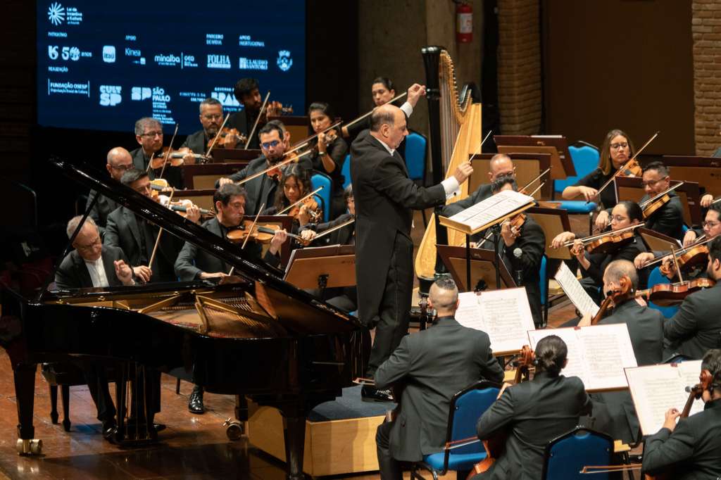 La Orquesta Sinfónica Nacional de Colombia ofreció una actuación que cerró la jornada del 26 de julio en el 54º Festival Internacional de Invierno de Campos do Jordão.