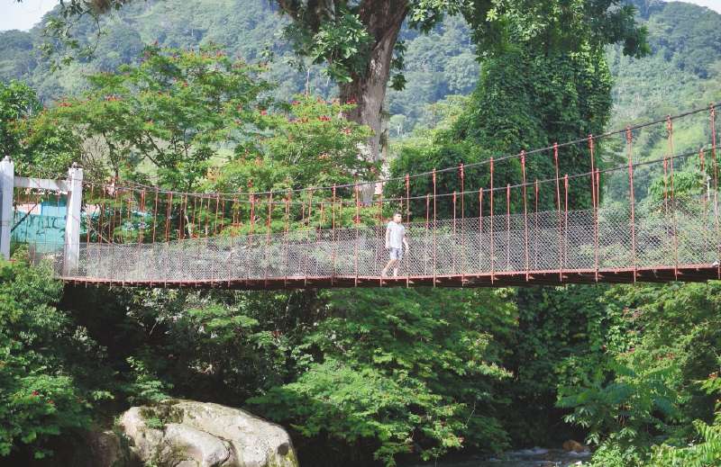 Puente en Las Mercedes, Sardinata (Norte de Santander).