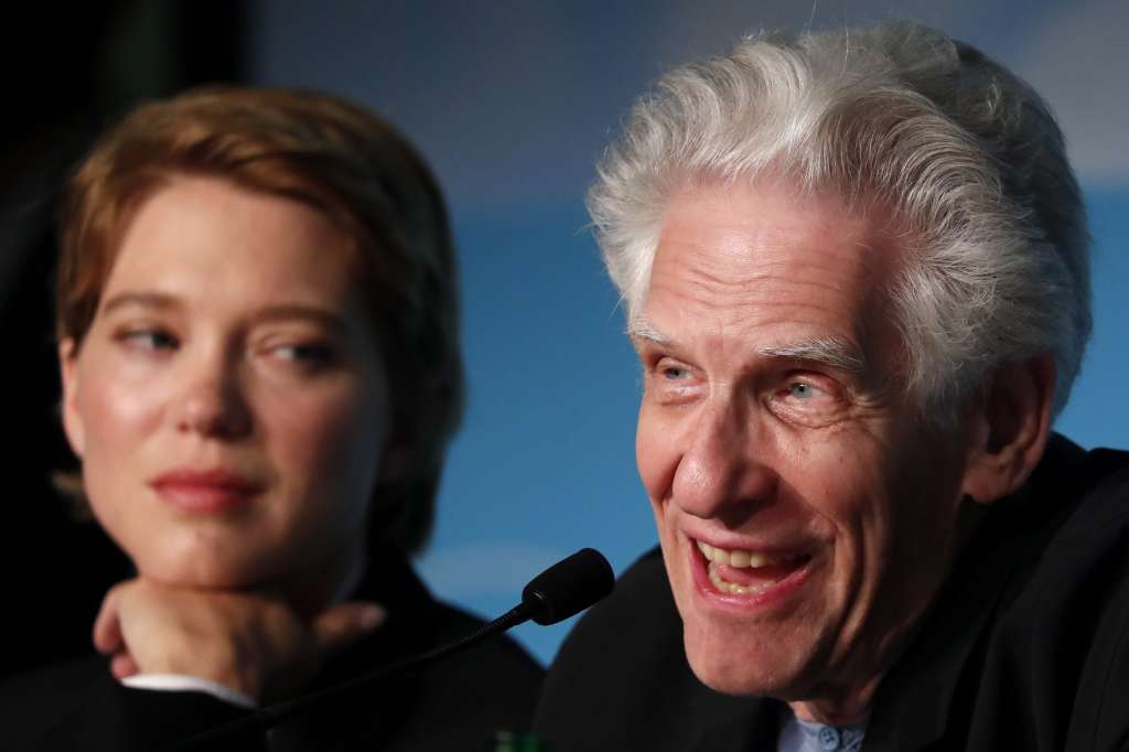 Cannes (France), 24/05/2022.- Director David Cronenberg (R) and actress Lea Seydoux attend the press conference for 'Crimes of the Future' during the 75th annual Cannes Film Festival, in Cannes, France, 24 May 2022. The movie is presented in the Official Competition of the festival which runs from 17 to 28 May. (Cine, Francia) EFE/EPA/GUILLAUME HORCAJUELO