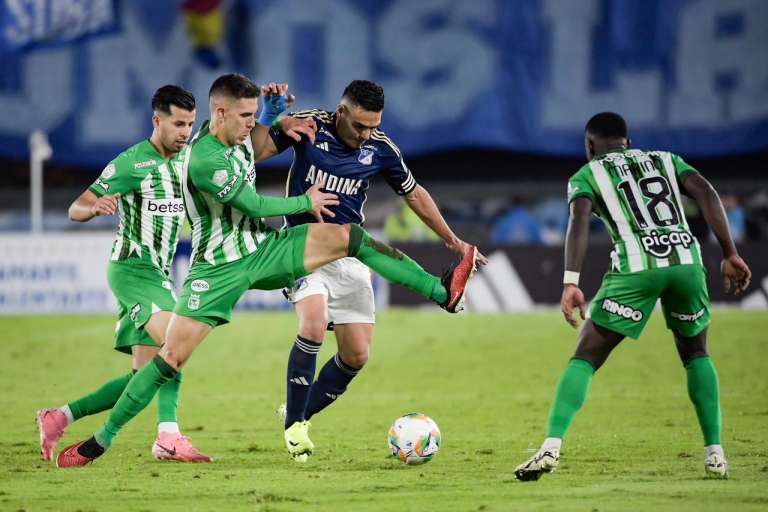 Radamel Falcao García, capitán de Millonarios, ingresó en el segundo tiempo. No tuvo mucha incidencia en el juego y solo registró un remate que no preocupó a David Ospina.