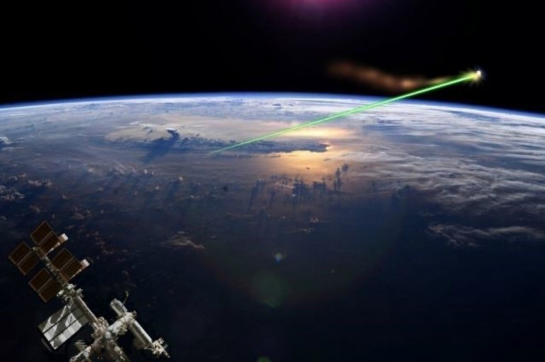 China planea eliminar desechos espaciales con rayos láser