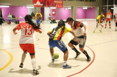 Torneo de fútbol busca reconciliar a las mujeres de barras bravas de San Cristóbal