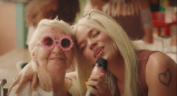 Karol G tuvo noble gesto con Inesita, abuela influencer: le cumplió varios sueños