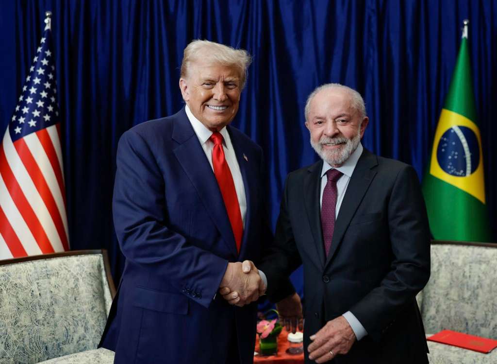 KUALA LUMPUR (MALASIA), 26/10/25.- El presidente brasileño Luíz Inácio Lula da Silva (d) durante una reunión con el presidente de los Estados Unidos, Donald Trump, durante la 47ª Cumbre de la Asociación de Naciones del Sudeste Asiático (ASEAN) celebrada este domigo en Kuala Lumpur, Malasia. EFE/ Ricardo Stuckert/Presidencia de Brasil / SOLO USO EDITORIAL/SOLO DISPONIBLE PARA ILUSTRAR LA NOTICIA QUE ACOMPAÑA (CRÉDITO OBLIGATORIO)