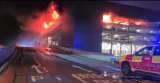 Un gran incendio en aeropuerto de Londres obliga a suspender todos los vuelos