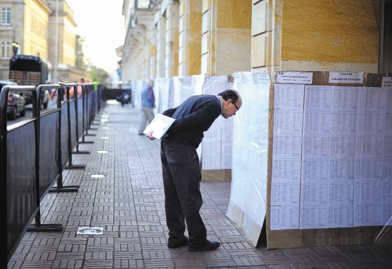 Las elecciones parlamentarias se llevarán a cabo el 13 de marzo de 2022 y la primera vuelta presidencial el 29 de mayo de 2022. 