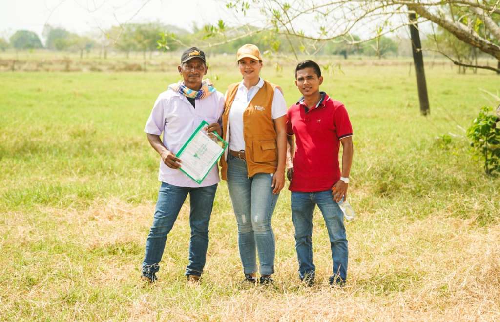 Entrega del predio El Laguito 2 a campesinos de Córdoba