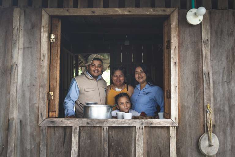 Esta familia se dedica a promover el turismo de conservación a través de caminatas pedagógicas y ecológicas en la Finca Buenavista.