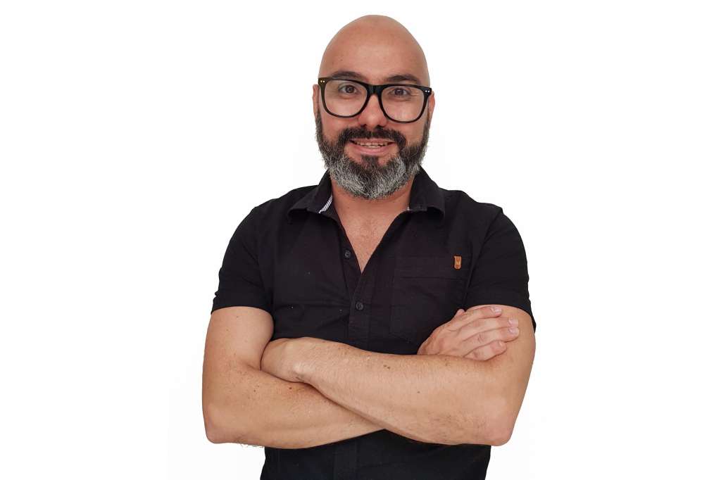 Raúl Fernando Zuleta tiene estudios de Maestría en Historia del arte (Universidad de Antioquia, 2011) .