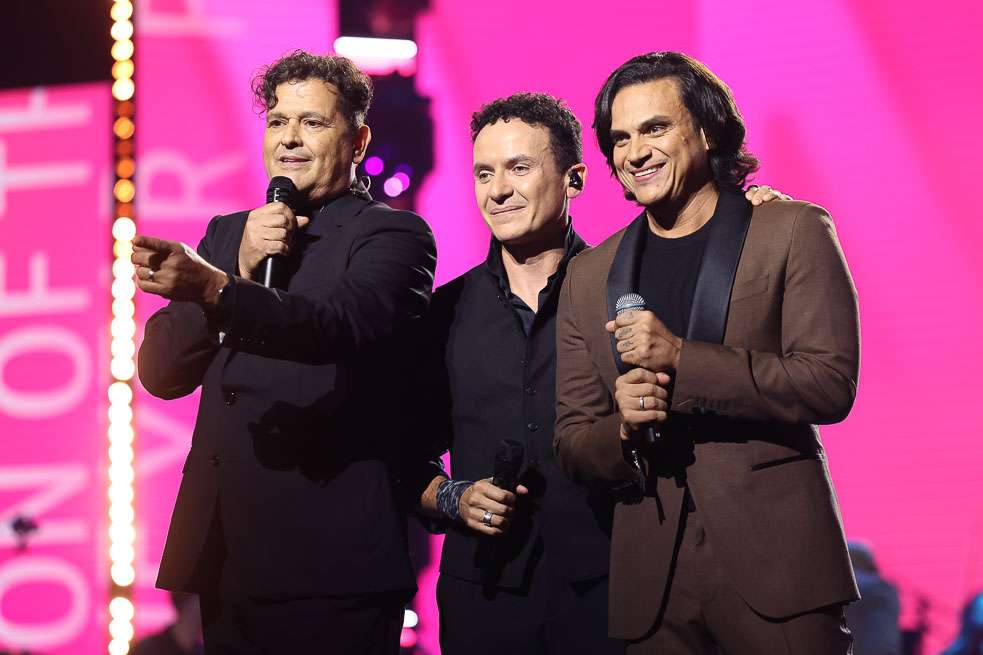 Silvestre Dangond, Carlos Vives y Fonseca homenajearon a Laura con 'Quiero decirte que te amo'.