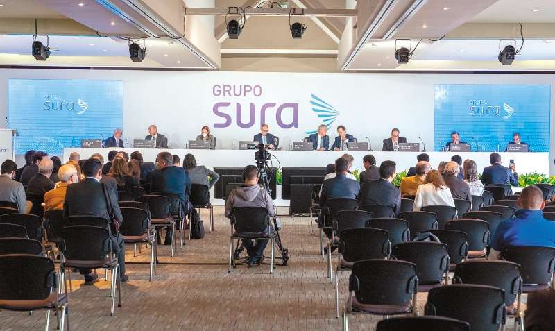 Los Gilinski ya son los socios mayoritarios de Sura, con el 34,5 % de las acciones. / Bloomberg