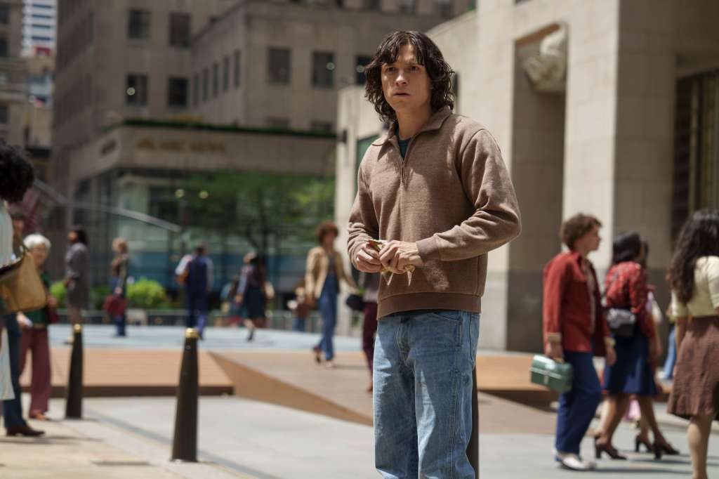 MADRID (ESPAÑA), 10/05/2023.- Fotograma de la nueva serie "The Crowded Room" protagonizada por el actor británico Tom Holland. Holland protagoniza y produce la nueva serie dramática "The Crowded Room", un thriller creado por el ganador de un Óscar Akiva Goldsman que se estrenará mundialmente el próximo viernes 9 de junio en Apple TV+. EFE/ Stephanie Mei-ling Apple Tv+ SOLO USO EDITORIAL SOLO DISPONIBLE PARA ILUSTRAR LA NOTICIA QUE ACOMPAÑA (CRÉDITO OBLIGATORIO)