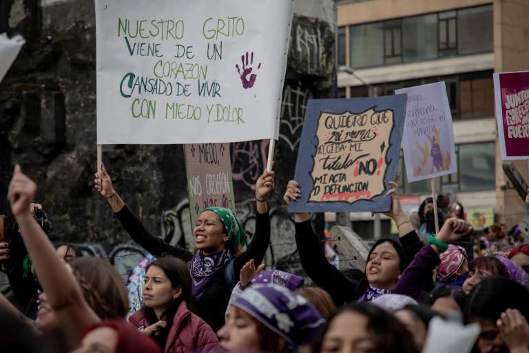Marchantes que salieron a las calles este este sábado 8 de marzo desde la Calle 45 con carrera Séptima hasta la Plazoleta del Concejo de Bogotá en el marco de la conmemoración del Día Internacional de la Mujer