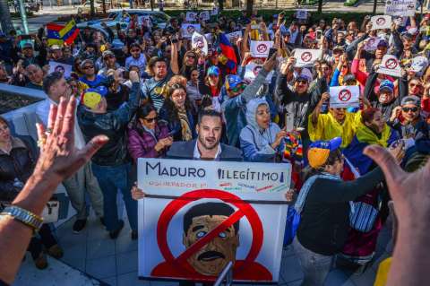 Así reaccionaron opositores y simpatizantes de Maduro tras la investidura presidencial