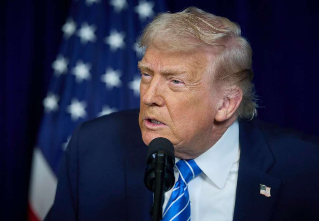 Palm Beach (United States), 28/12/2025.- A handout picture made available by the Presidential Press Service shows US President Donald Trump speaking during a joint press conference with Ukrainian President Volodymyr Zelensky (not pictured) in Palm Beach, Florida, USA, 28 December 2025. (Ucrania) EFE/EPA/PRESIDENTIAL PRESS SERVICE / HANDOUT HANDOUT EDITORIAL USE ONLY/NO SALESHANDOUT EDITORIAL USE ONLY/NO SALES