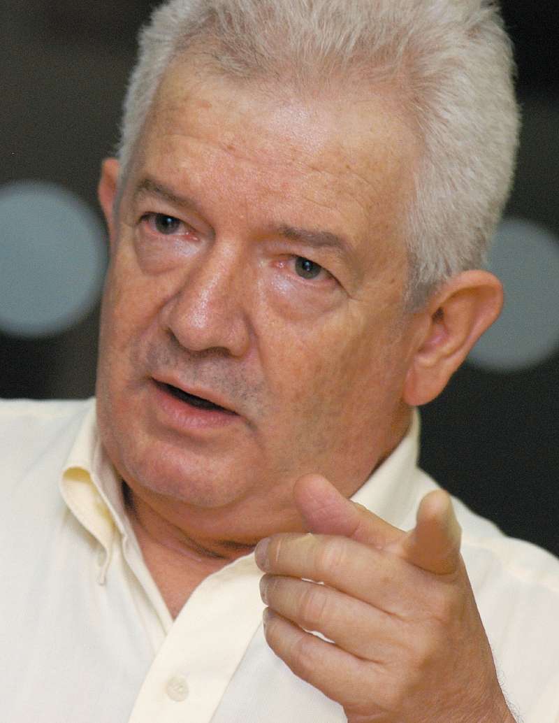 Mario Uribe, expresidente del Senado de la República de Colombia, fue condenado por vínculos con los paramilitares, en el expediente judicial conocido como la "parapolítica". Posteriormente fue mencionado en el expediente contra su primo, el expresidente Álvaro Uribe, por manipulación de testigos. / El Espectador