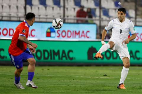 Uruguay reafirmó su buen momento y culminó las eliminatorias derrotando a Chile