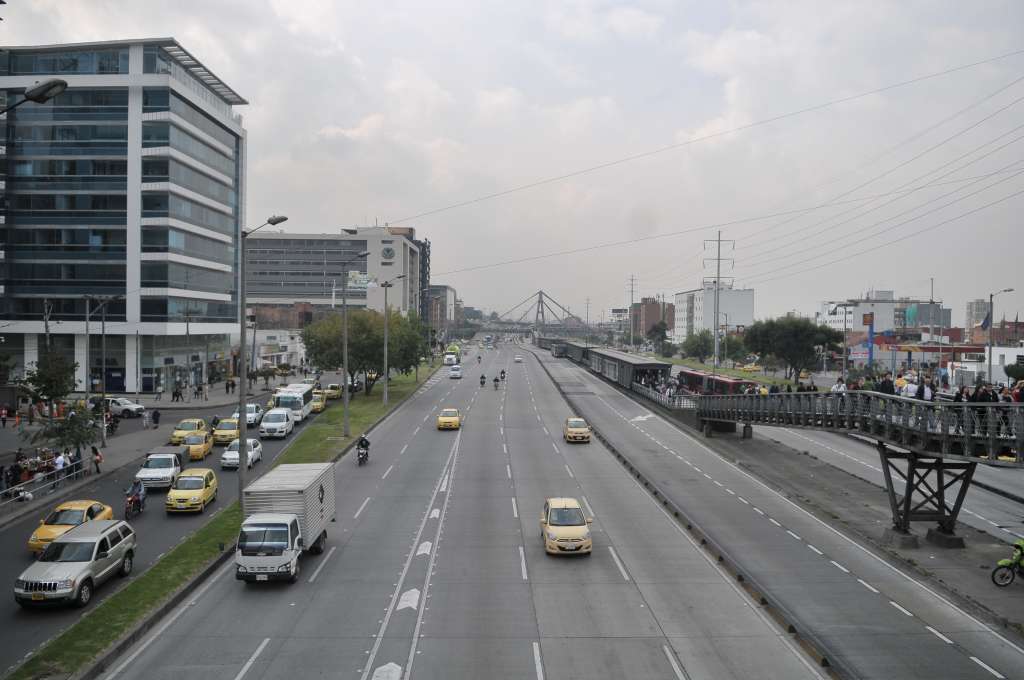 Varios aspectos de las calles de la capital durante el día sin carro