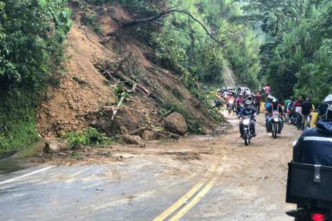 Habilitado paso total en vía Ibagué-Cajamarca