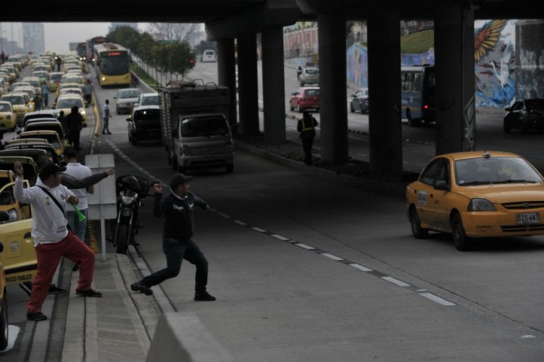 Distrito cancelaría licencias de conducción de taxistas que participaron en protestas