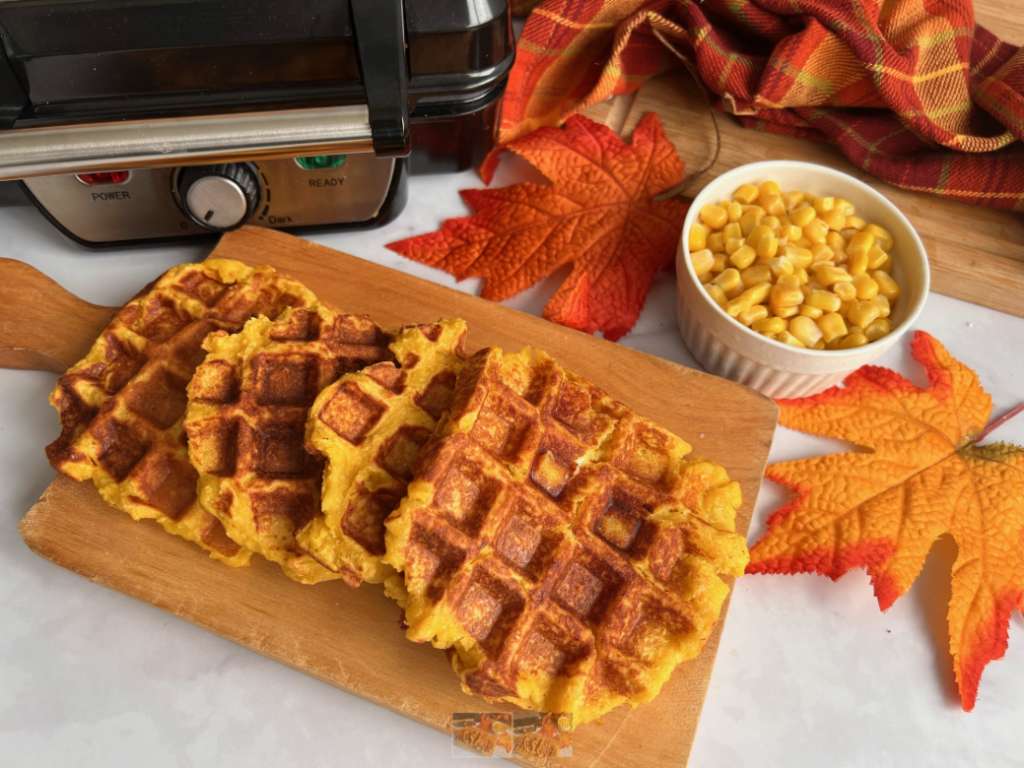 Waffles de maíz dulce rellenos de queso
