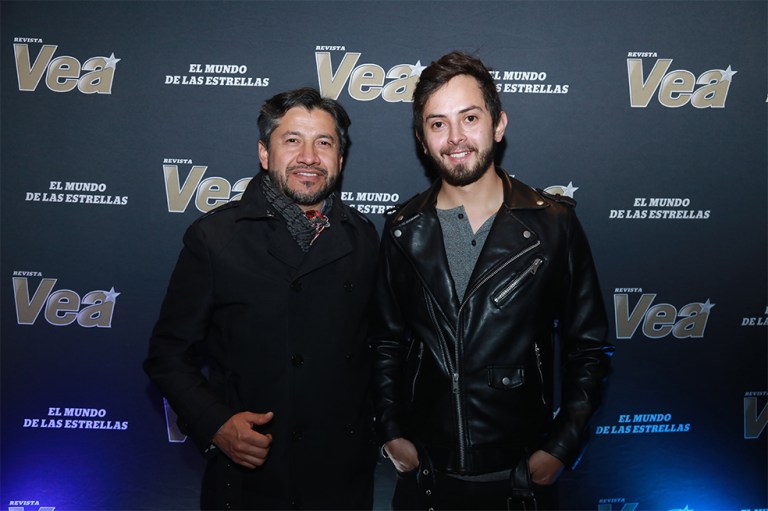 ARELYS HENAO CON PERSONAJES DE LA NOVELA