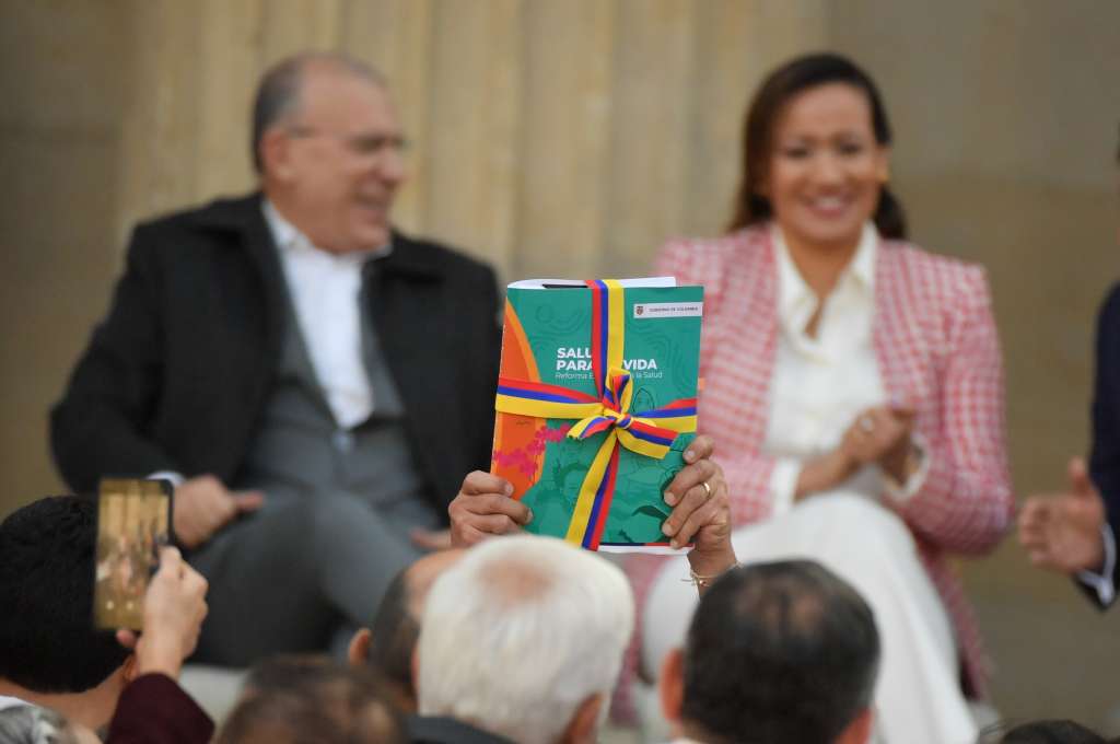 Presentación y radicación de la reforma a la salud por la bancada de gobierno, estuvieron presentes; Gustavo Petro, presidente; Francia Márquez, Vicepresidenta; Carolina Corcho, Ministra de la salud; Roy Barreras, presidente del Senado entre otros.
